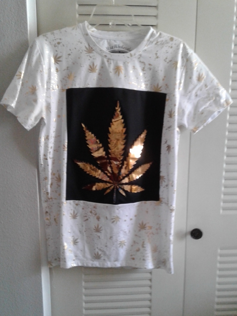 Mia Wholesale White And Gold Graphic Tee